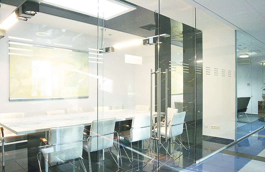 Full glass partition walls ALT115