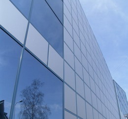 Rear-ventilated hanged cladding system
