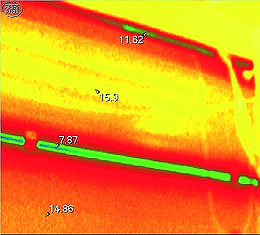 Съемка тепловизором внутренней стороны ворот АЛЮТЕХ при испытаниях в СПбГАСУ, Температура снаружи –28 C°