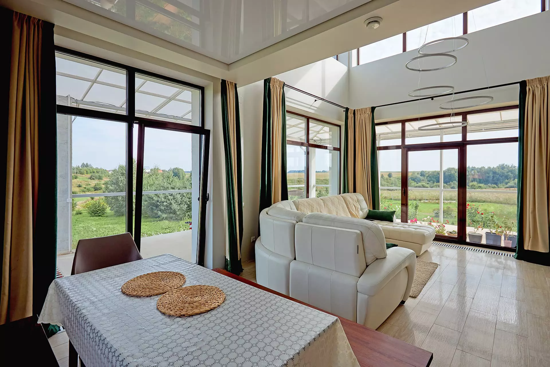 Коттедж со вторым светом